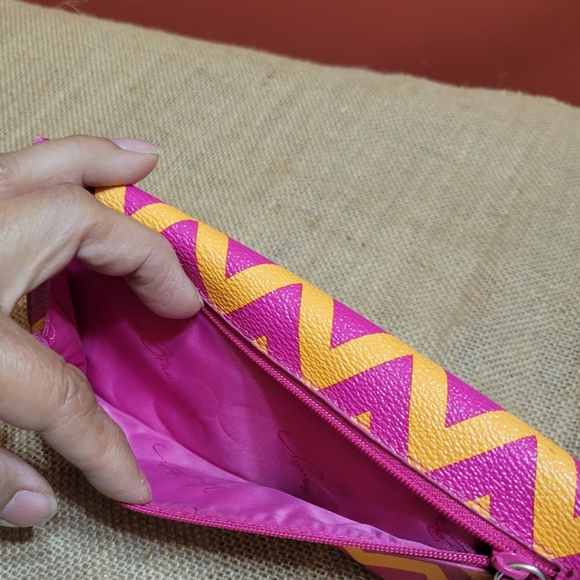 Vera Bradley ZIGGY ZAGS  Colorful Large Trifold WALLET - Picture 3 of 12